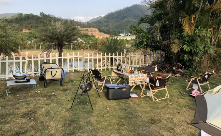 ເຄື່ອງເຟີນີເຈີກາງແຈ້ງແລະເຄື່ອງຫມາຍຕັ້ງຄ້າຍແຄມຂອງເພື່ອເລັ່ງເຂົ້າໄປໃນເສັ້ນທາງທີ່ໄວ